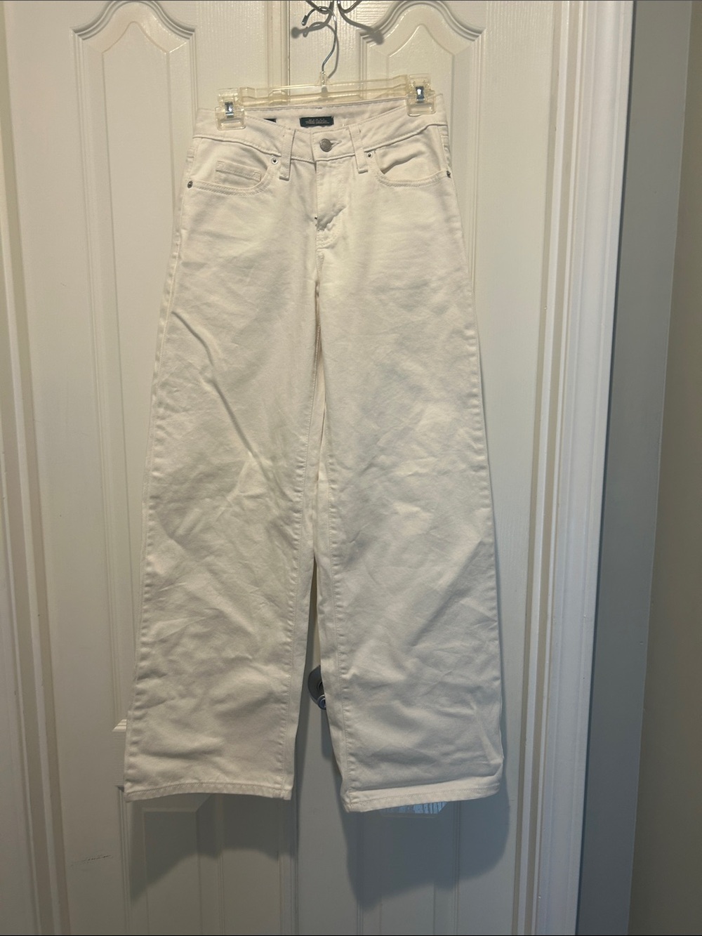 Size 00 High-Rise Wide Leg Jeans in White